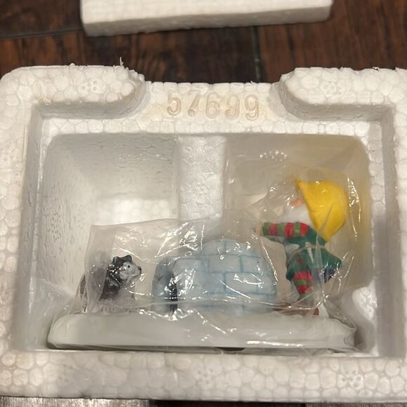 DEPT 56 AN IGLOO FOR SNOWBALL 56878 NORTH POLE SNOW VILLAGE new in box - Picture 5 of 7